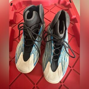 adidas Mens Yeezy Qntm Frozen Blue shoes